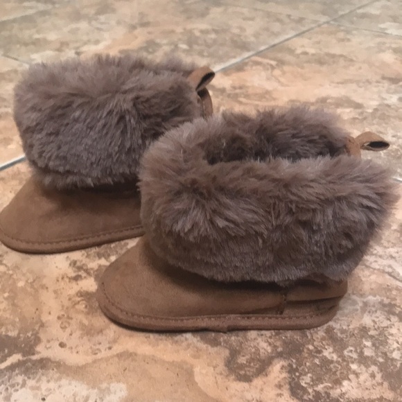 Furry Suede Boots 6-9 months - Picture 5 of 6